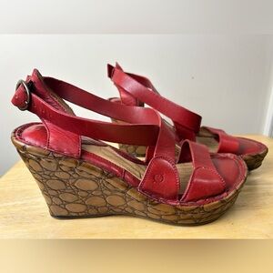 Born Leather Wedge Comfort Sandals Women’s 8 Red Shoe Adjustable Strap Gorgeous